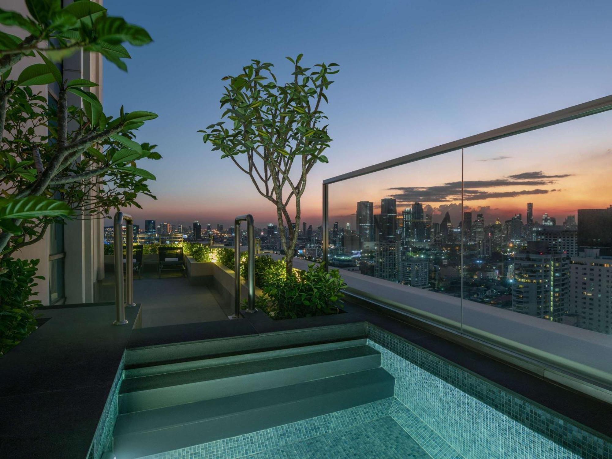 Hotel Sofitel Bangkok Sukhumvit Exterior foto