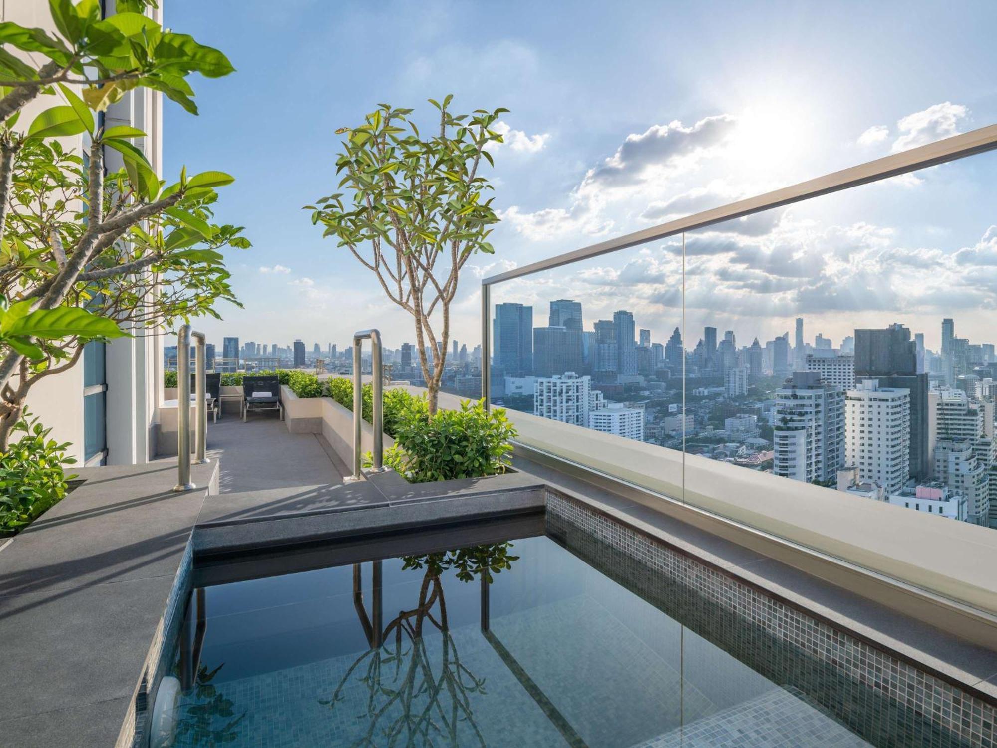Hotel Sofitel Bangkok Sukhumvit Exterior foto